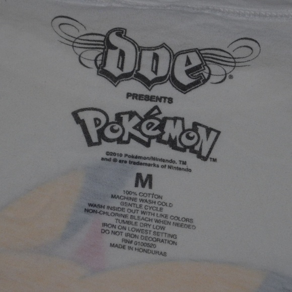 Doe Presents Pokemon Pikachu Graphic T-Shirt Women’s Medium - *See Description* - Picture 4 of 4